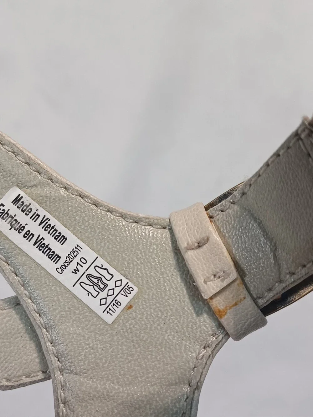 crocs leigh beige ankle strap wedge sandals women’s size 10